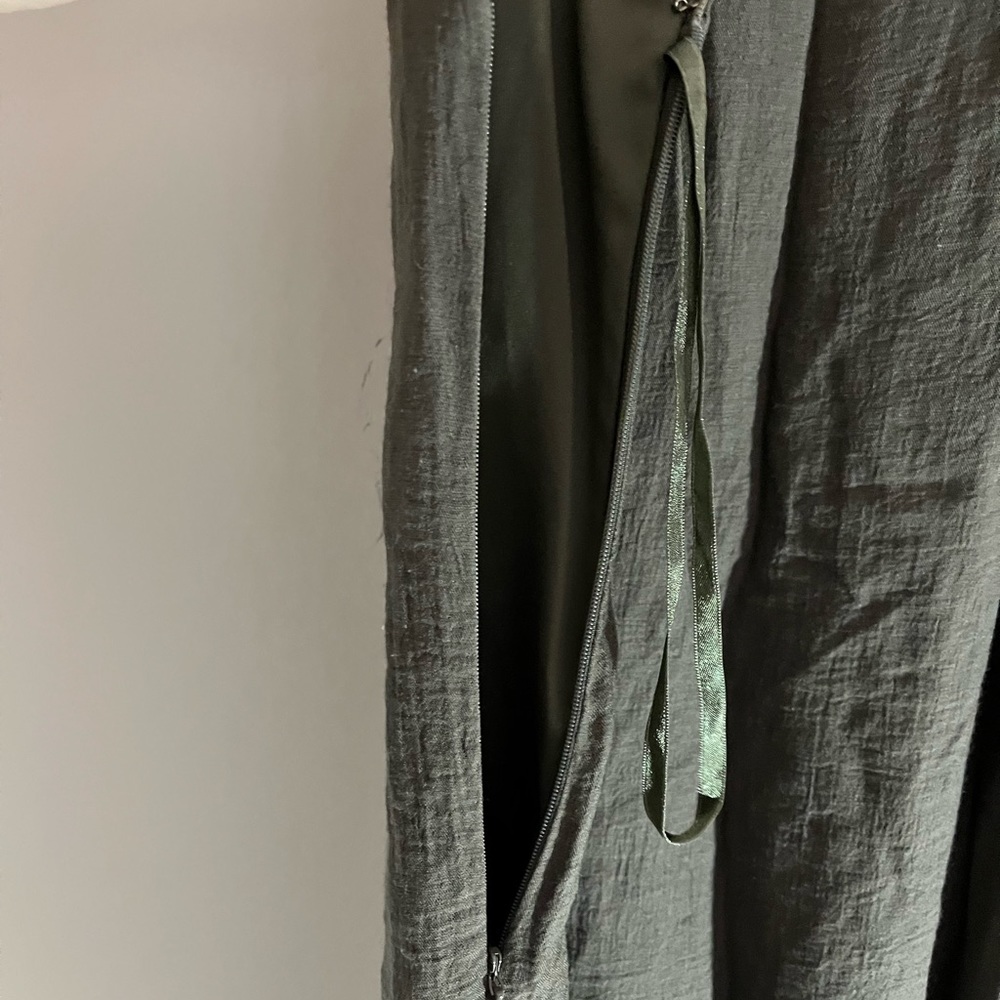 BCBG Size 4 - Picture 7 of 9